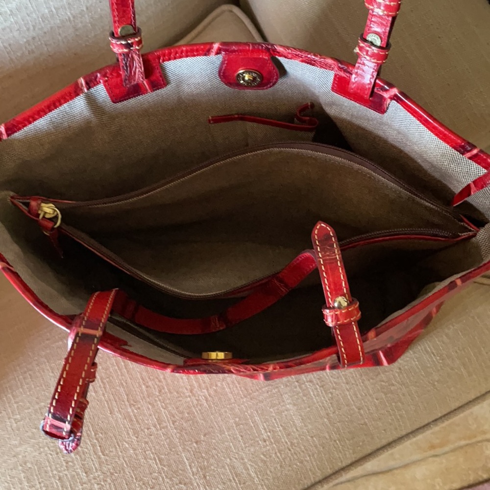 Dooney & Bourke - Picture 4 of 4